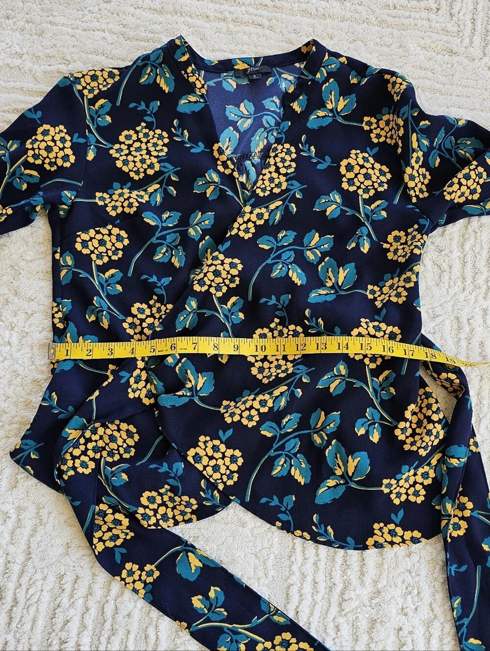 J. Crew Navy & Gold Floral Drape Crepe Wrap‎ Blouse Size Small #K0747